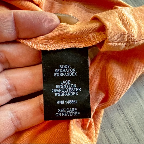 NWOT TORRID Super Soft V-Neck Ruffle Tee 3X - Picture 6 of 8